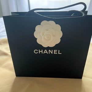Chanel shopping bags (Set of 4)